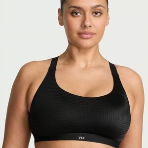 Victoria Secret VSX Lightweight Mesh 2.0 Sportsbra In Black, 36B
